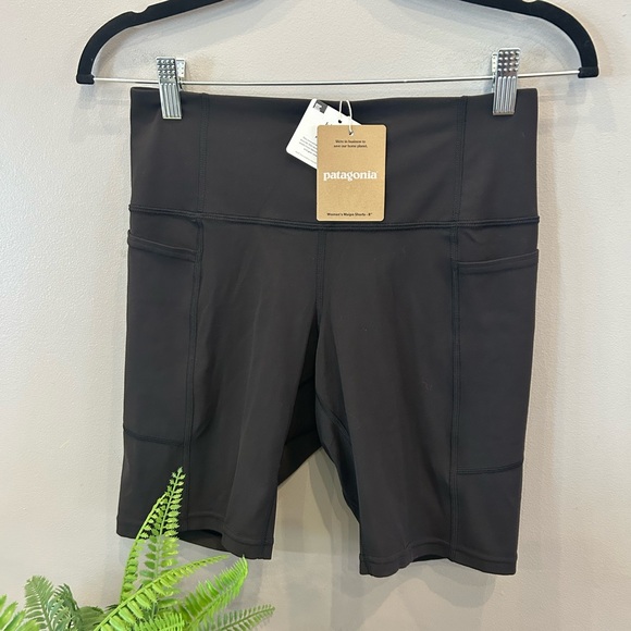 NWT 🍃 WOMENS PATAGONIA Maipo Shorts - 8 inch inseam - black - with pockets - Picture 1 of 7
